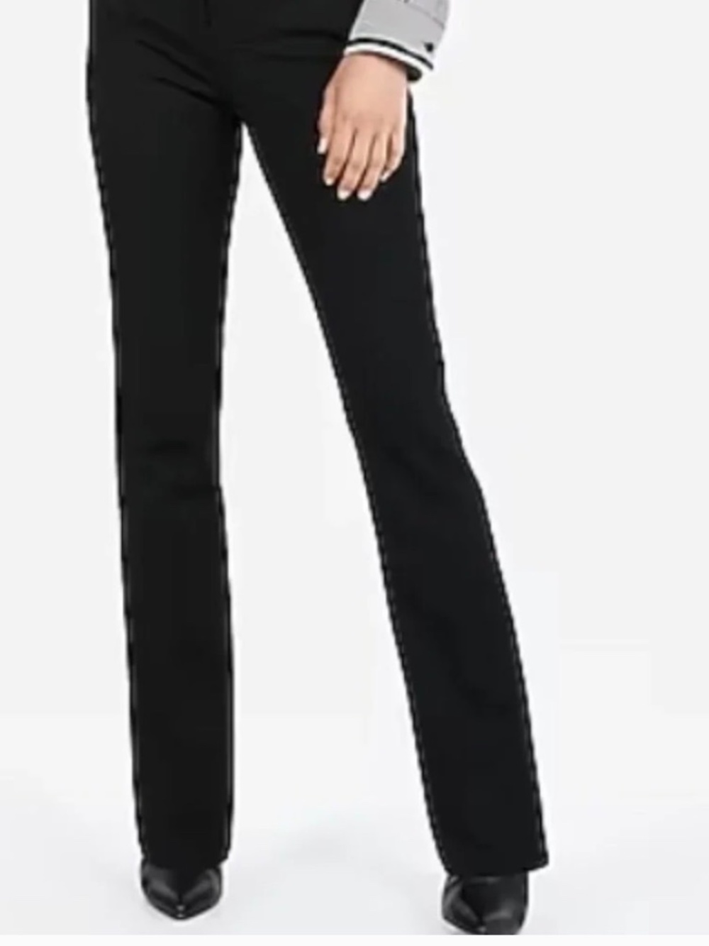 Express classic columnist size 12 black new without tags.